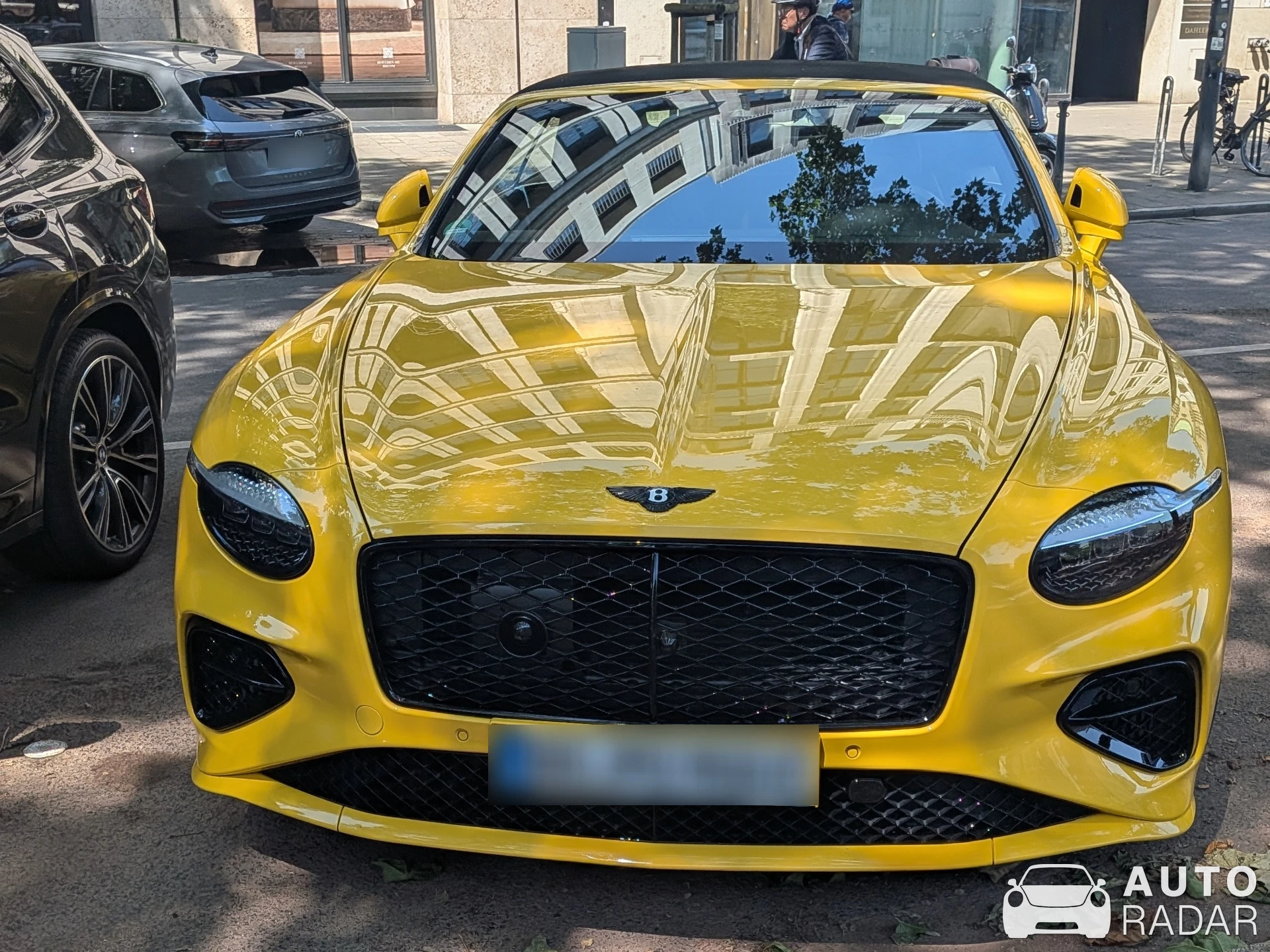 Bentley Continental GTC Speed spotted in Düsseldorf