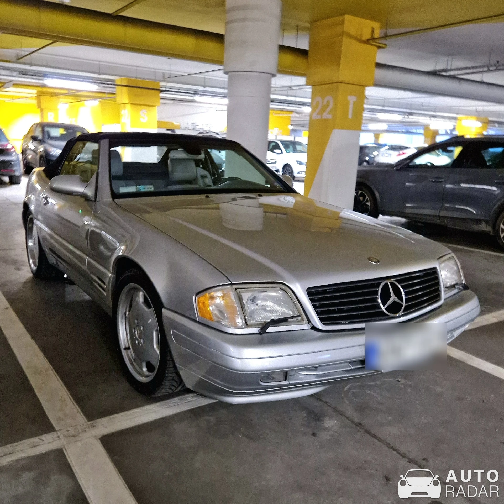 Mercedes-Benz SL 500 R129 spotted in Kraków, Poland
