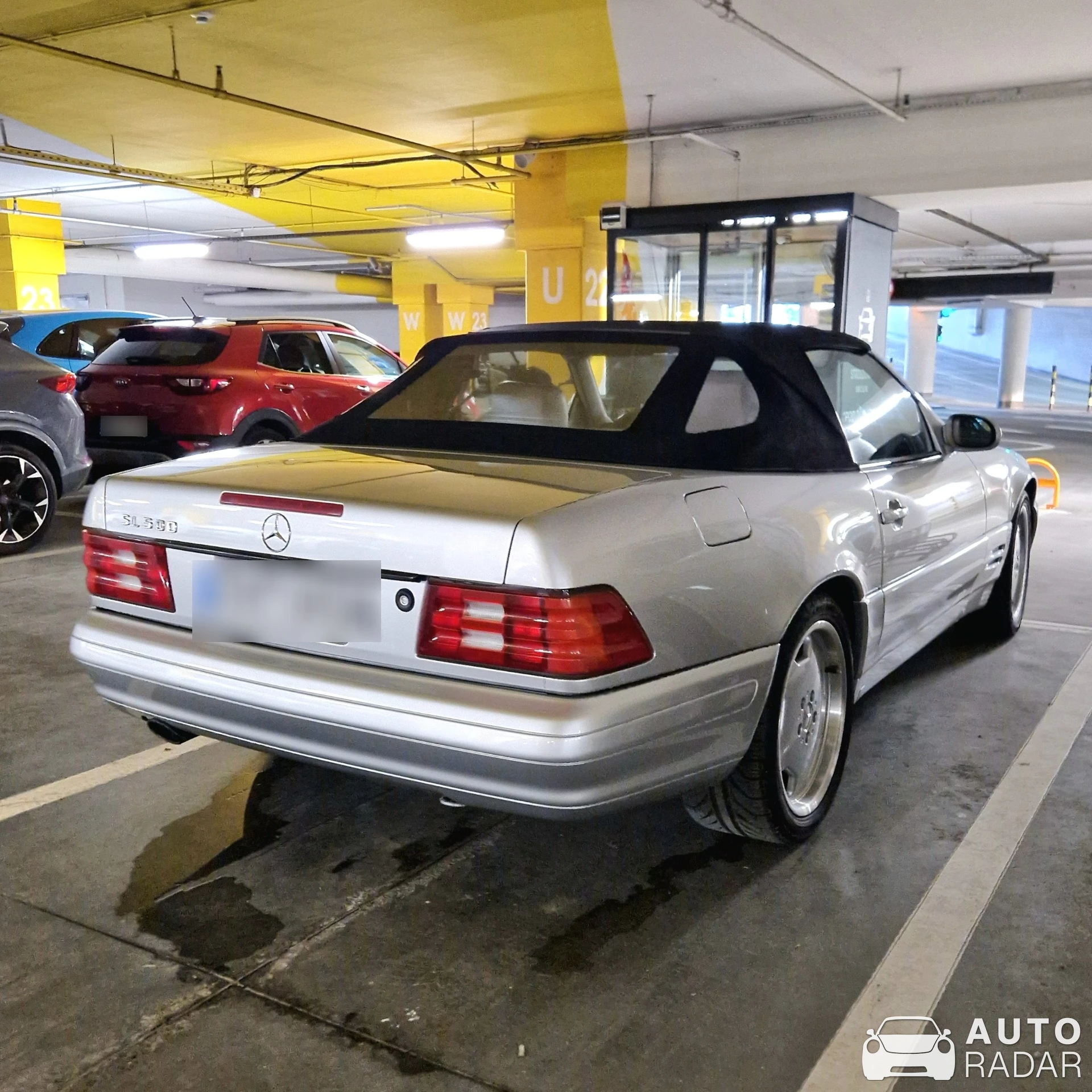 Mercedes-Benz SL 500 R129 spotted in Kraków