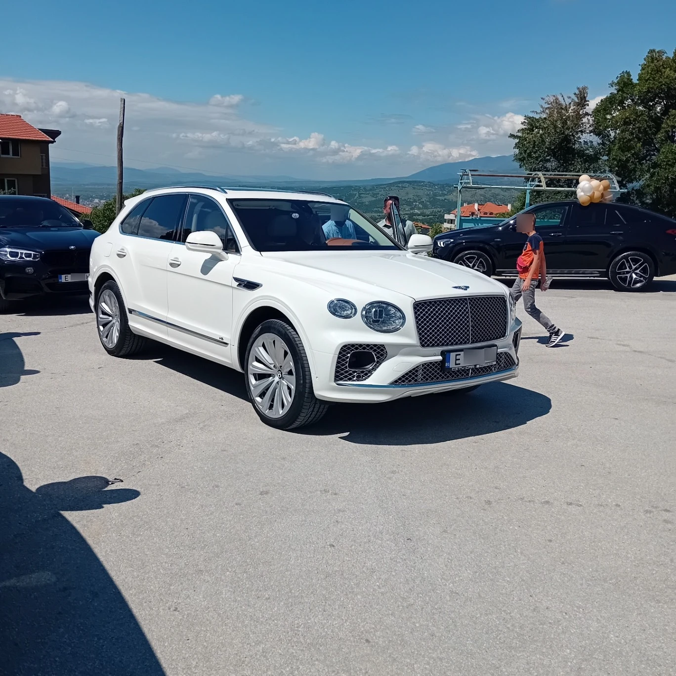 Bentley  Bentley Bentayga V8 spotted in Церово, България