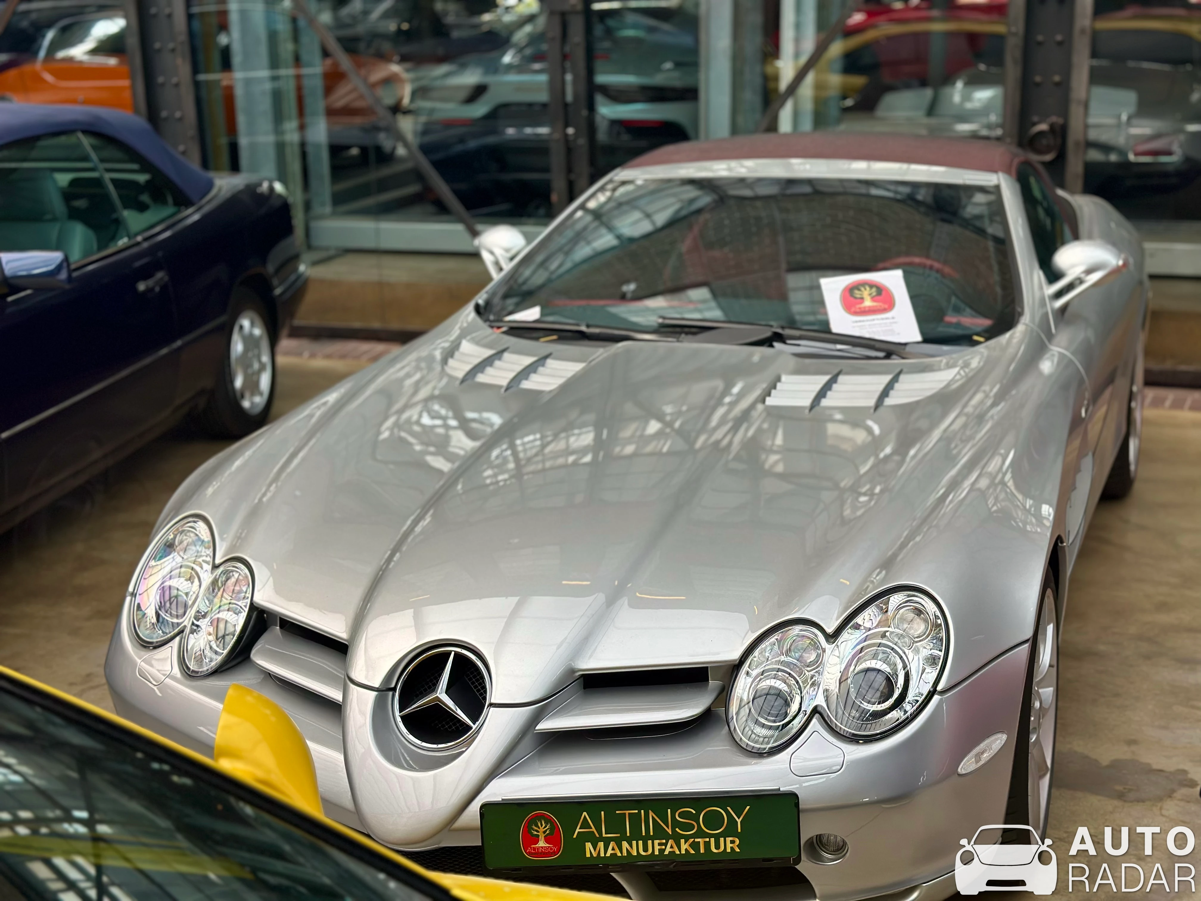 Mercedes-Benz SLR McLaren Roadster spotted in Düsseldorf