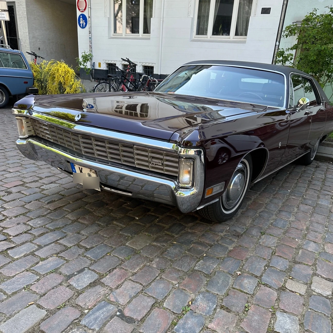 Chrysler Imperial spotted in Гамбург, Германия
