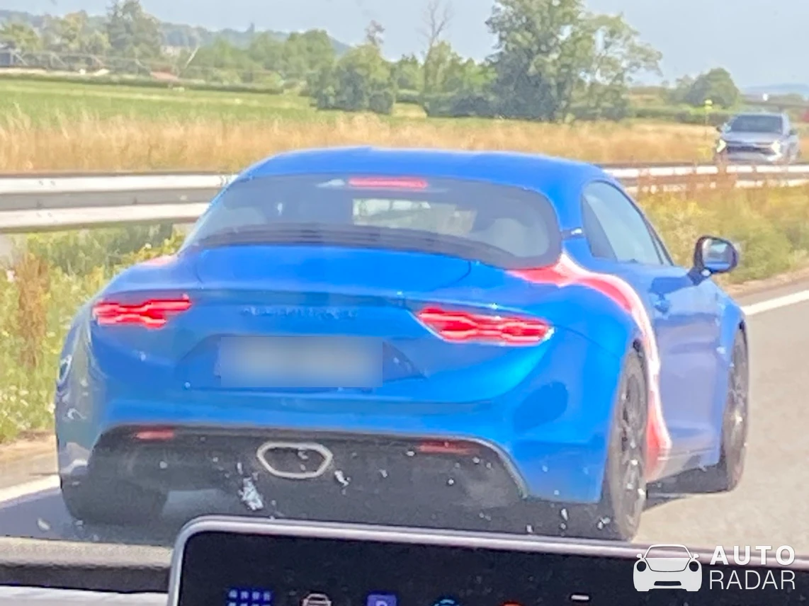 Alpine A110 spotted in La Boisse