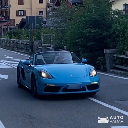 Porsche 718 Boxster spotted in Courmayeur, Italy