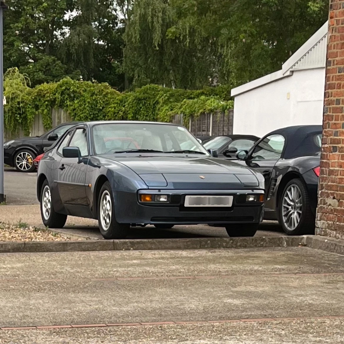 Porsche 944 spotted in Surrey, United Kingdom