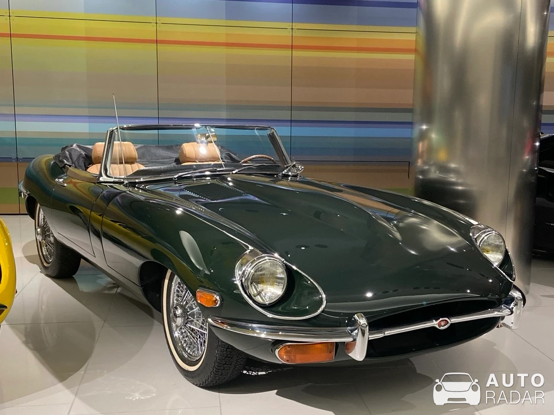 Jaguar E-Type 4.2 spotted in Monaco