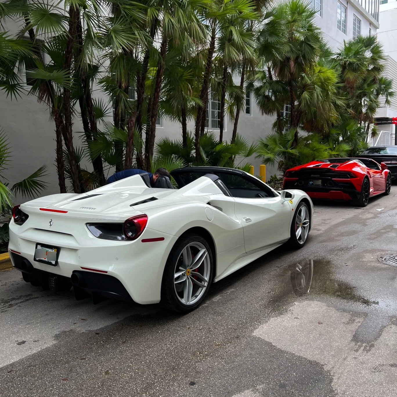 Ferrari 488 Spider spotted in Miami Beach, Spojené štáty americké