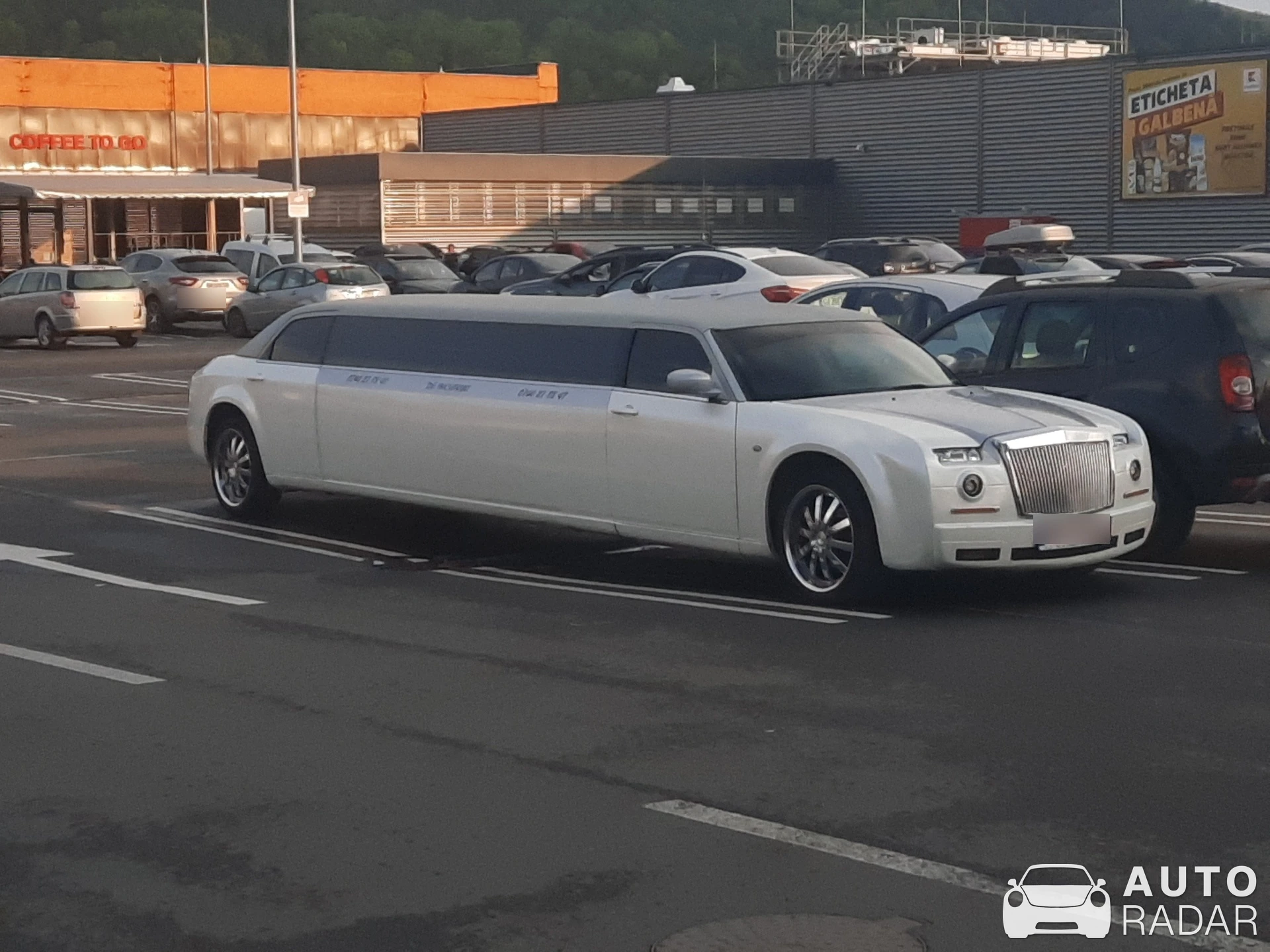 Chrysler 300C (Limousine) spotted in Gherla, Romania