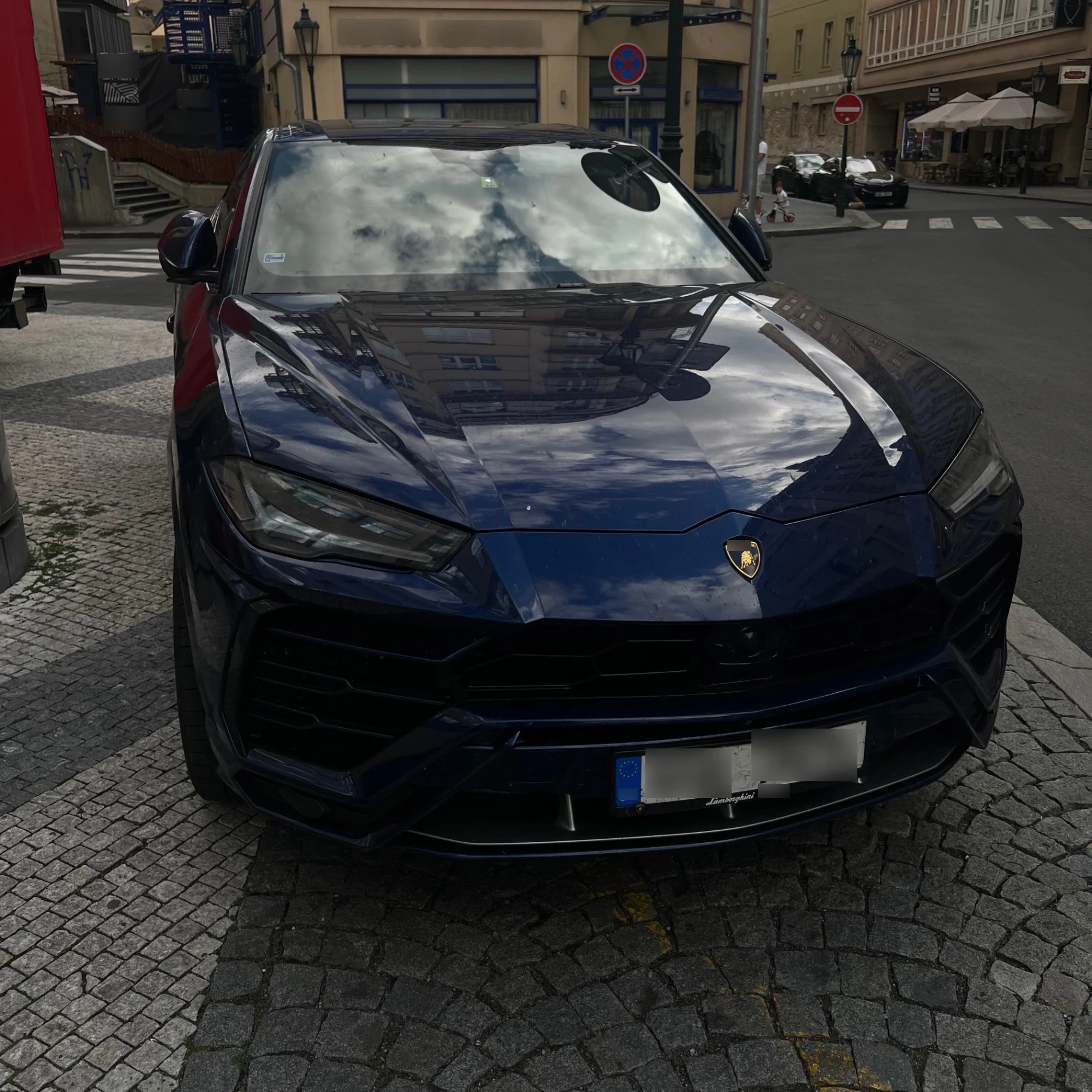 Lamborghini Urus S spotted in Prague, Czechia