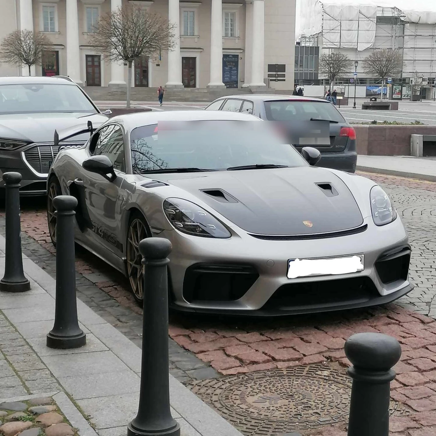 Porsche 718 Cayman GT4 RS spotted in Vilnius, Lithuania
