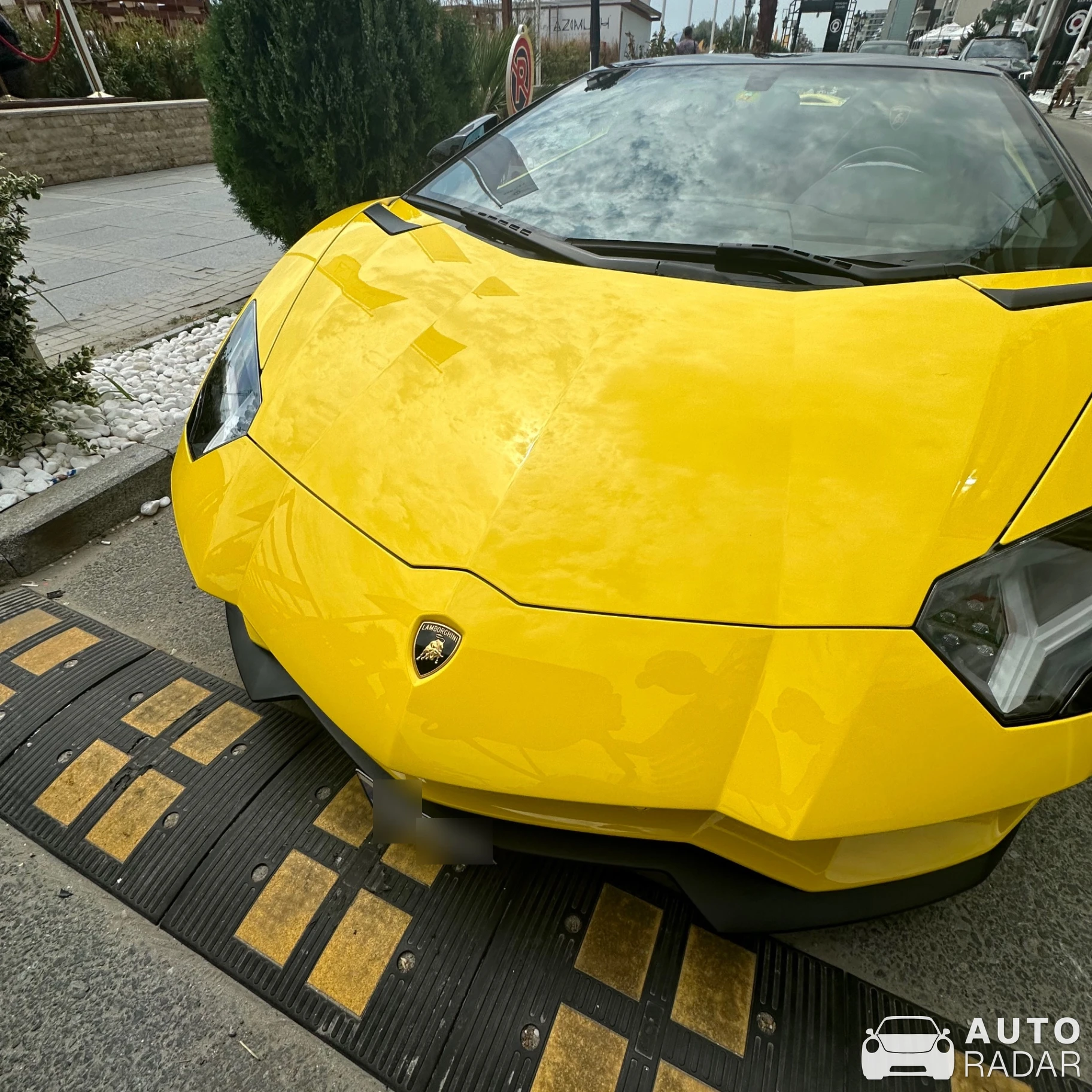 Lamborghini Aventador S LP740-4 Roadster spotted in Mamaia-Sat, Romania