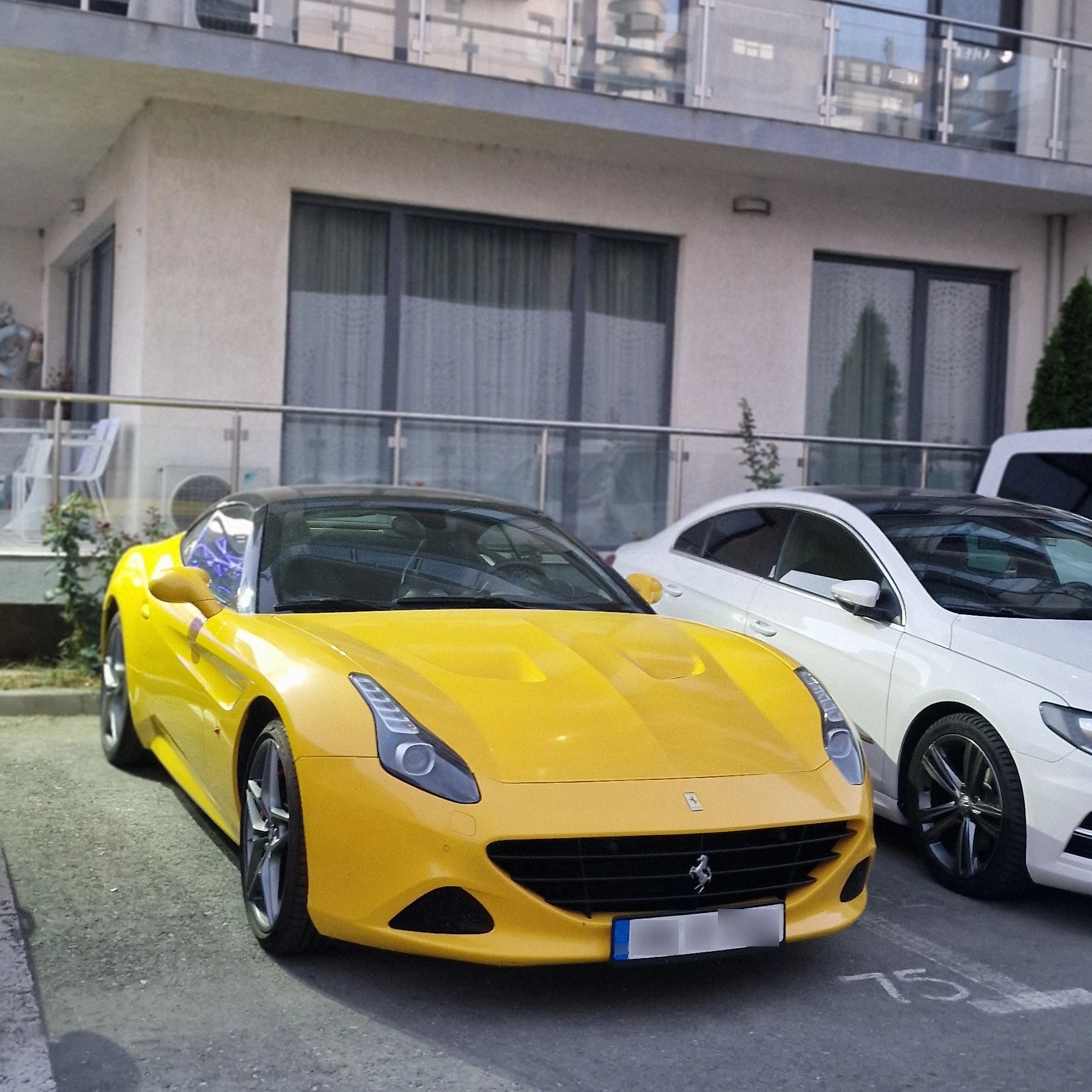Ferrari California spotted in Mamaia-Sat, Romania
