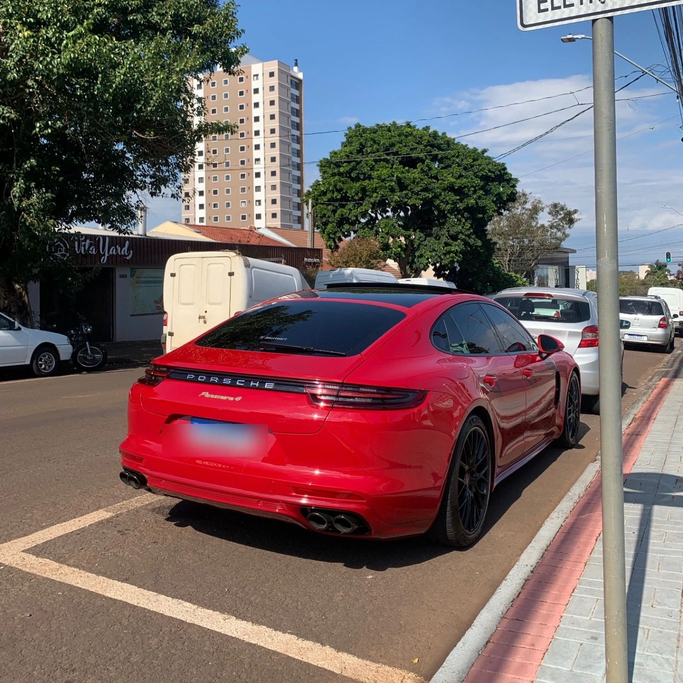 Porsche Panamera 4S spotted in Cascavel, Brasil