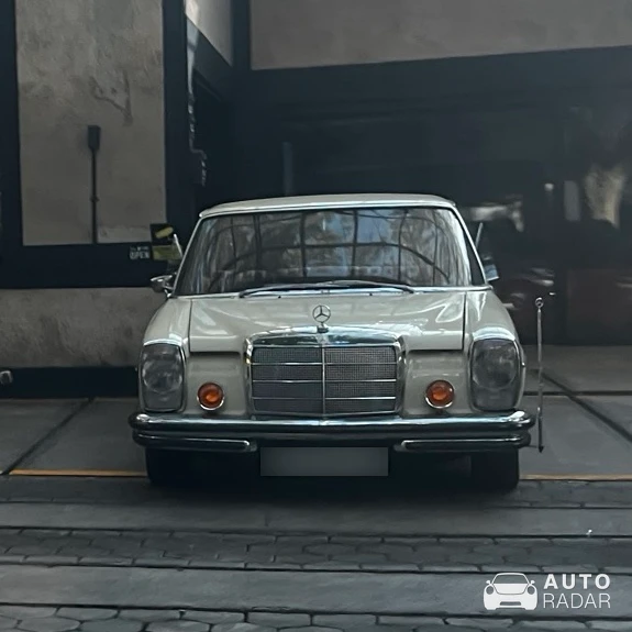 Mercedes-Benz W114 spotted in Bandung