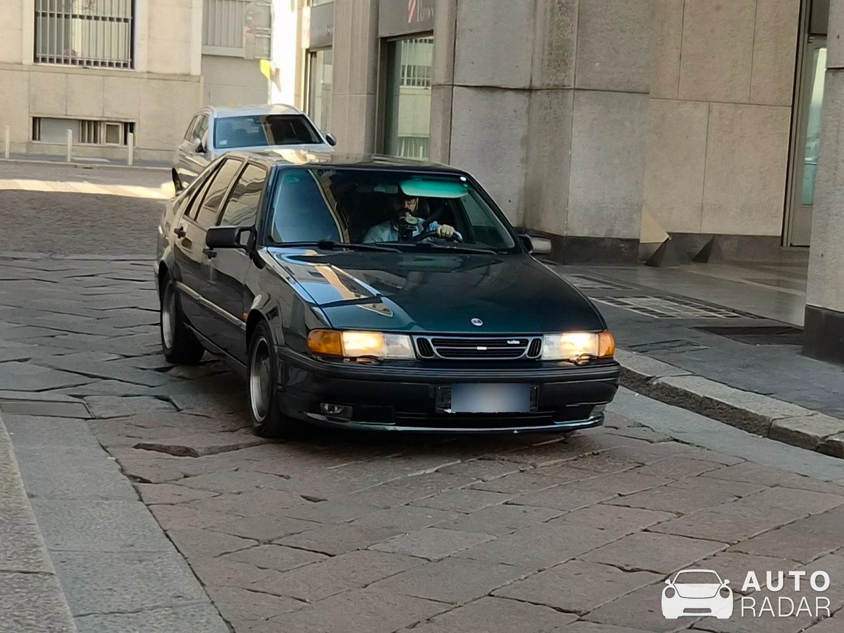 Saab 9000 spotted in Milano