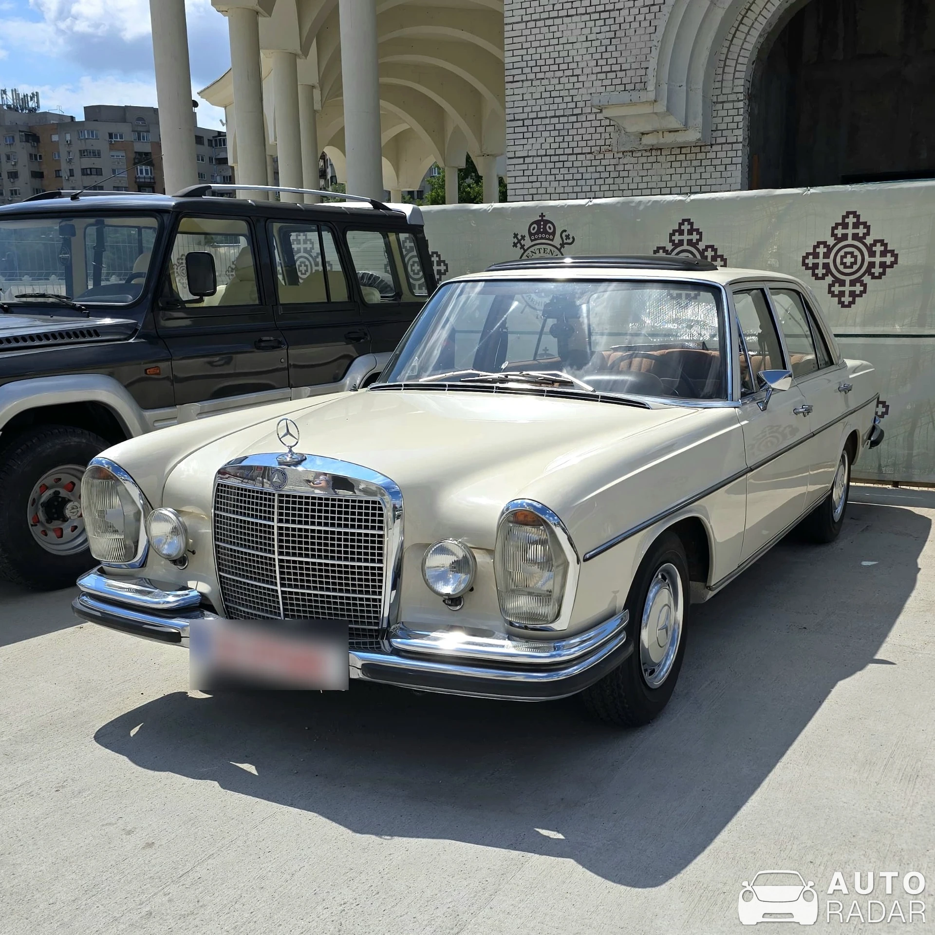 Mercedes-Benz W108 spotted in Bucharest