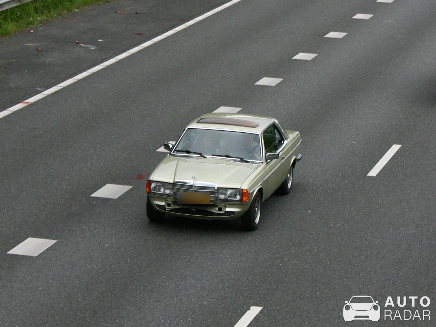 Mercedes-Benz W123 spotted in Hengelo