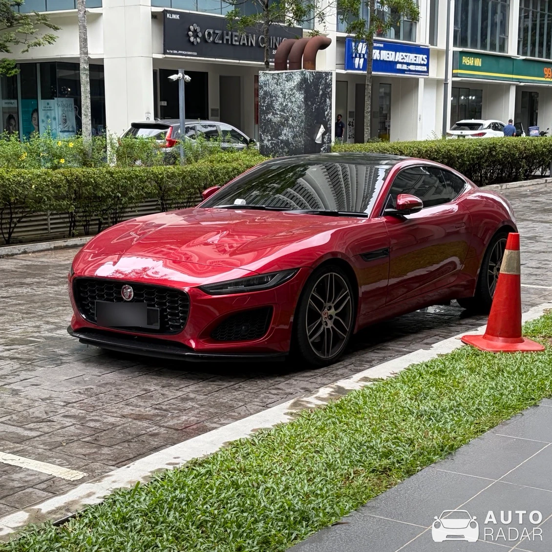 Jaguar F-Type S Coupé spotted in 吉隆坡