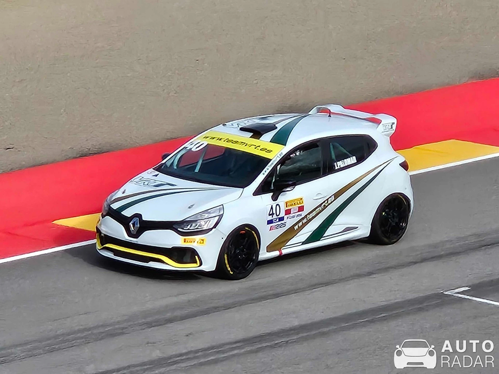 Renault Clio RS Cup IV spotted in Alcañiz