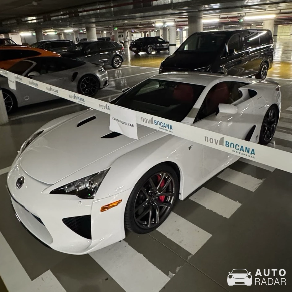 Lexus LFA spotted in Barcelona
