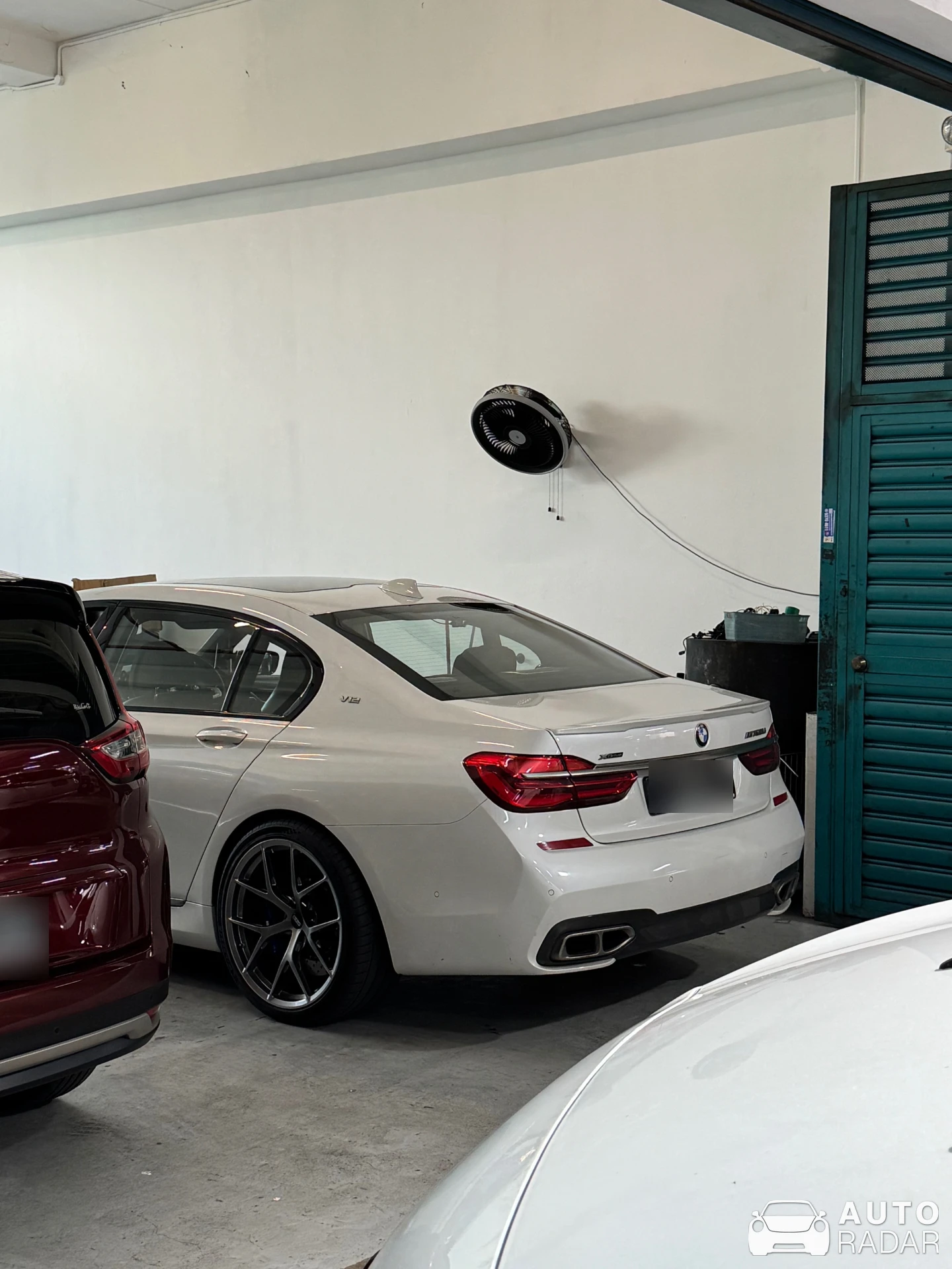 BMW M760Li xDrive spotted in Singapore