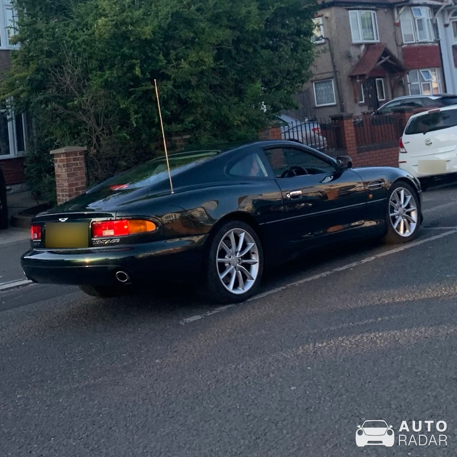 Aston Martin DB7 spotted in Hounslow