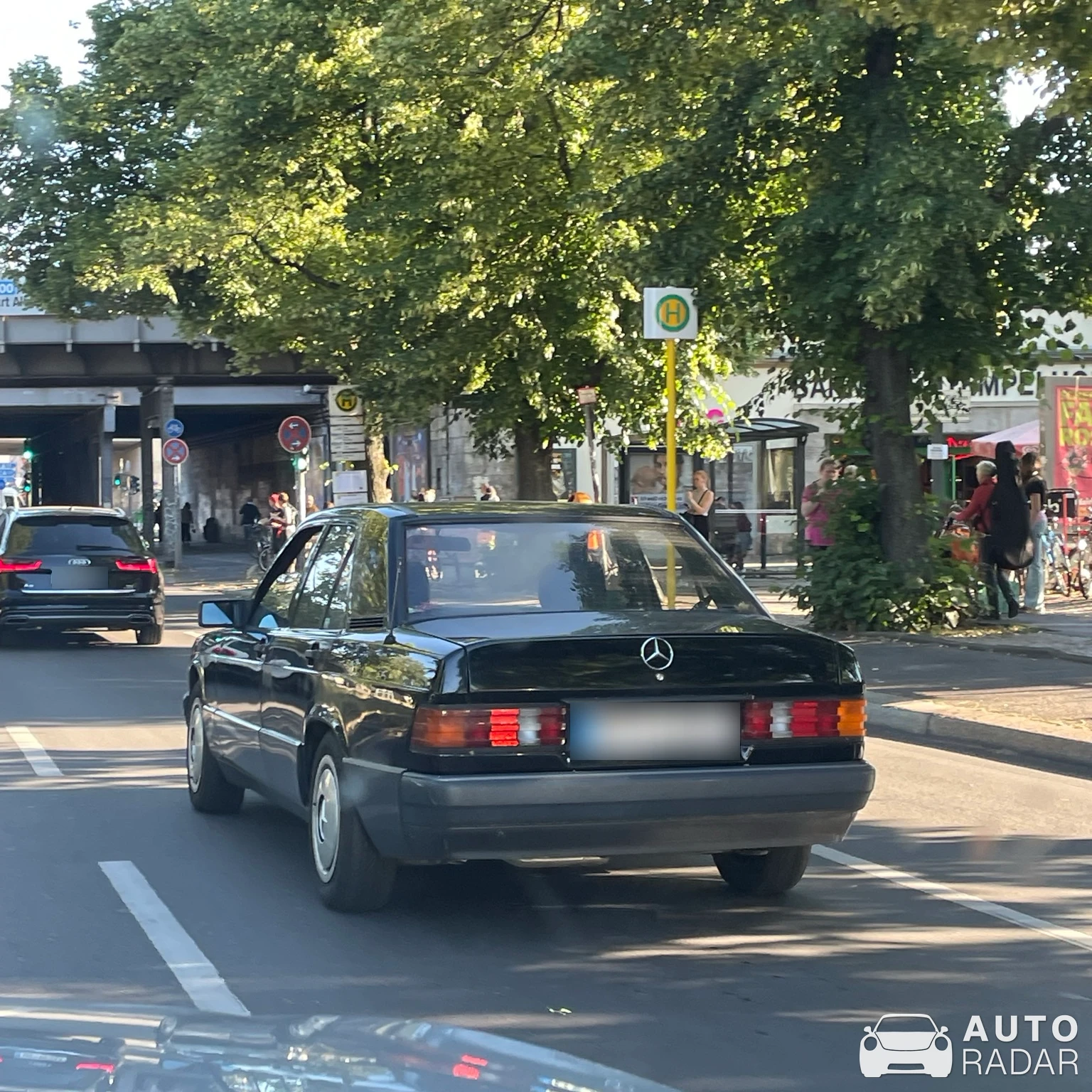 Mercedes-Benz 500 SEC W126 spotted in Berlin