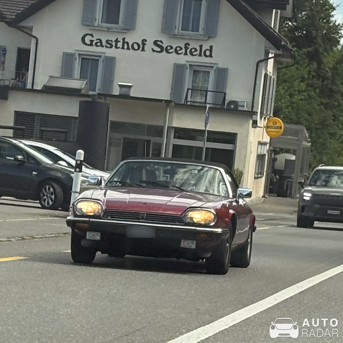 Jaguar XJS spotted in Hurden