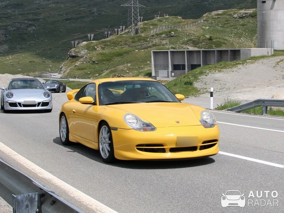 Porsche 996 GT3 spotted in Ospizio Bernina
