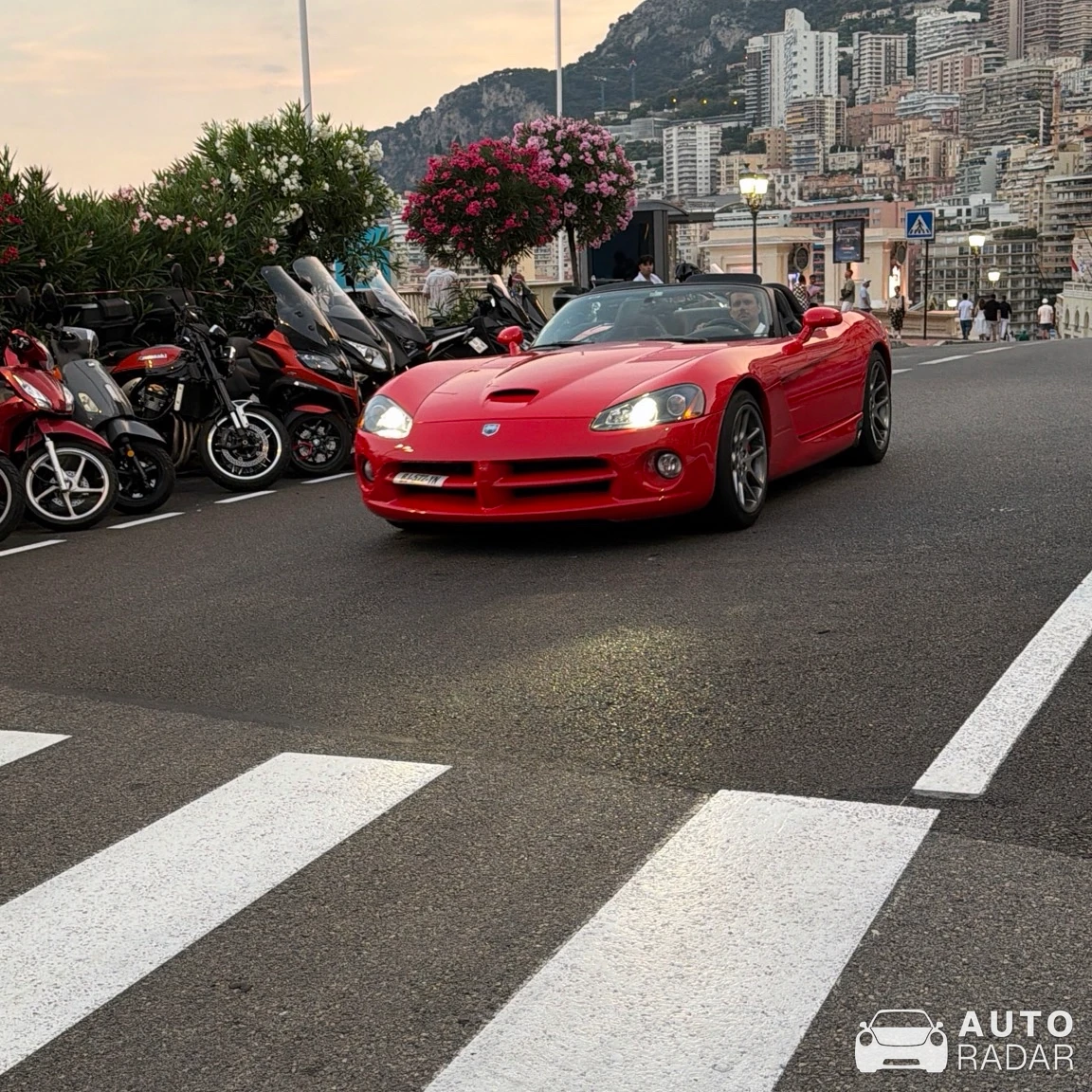 Dodge Viper SRT-10 Roadster spotted in Mónaco