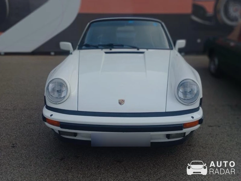 Porsche 911 Carrera 3.2 Cabriolet spotted in Portimão