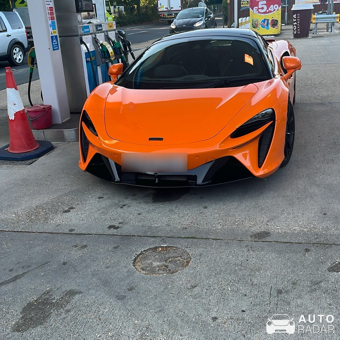McLaren 765LT Spider spotted in Ryde