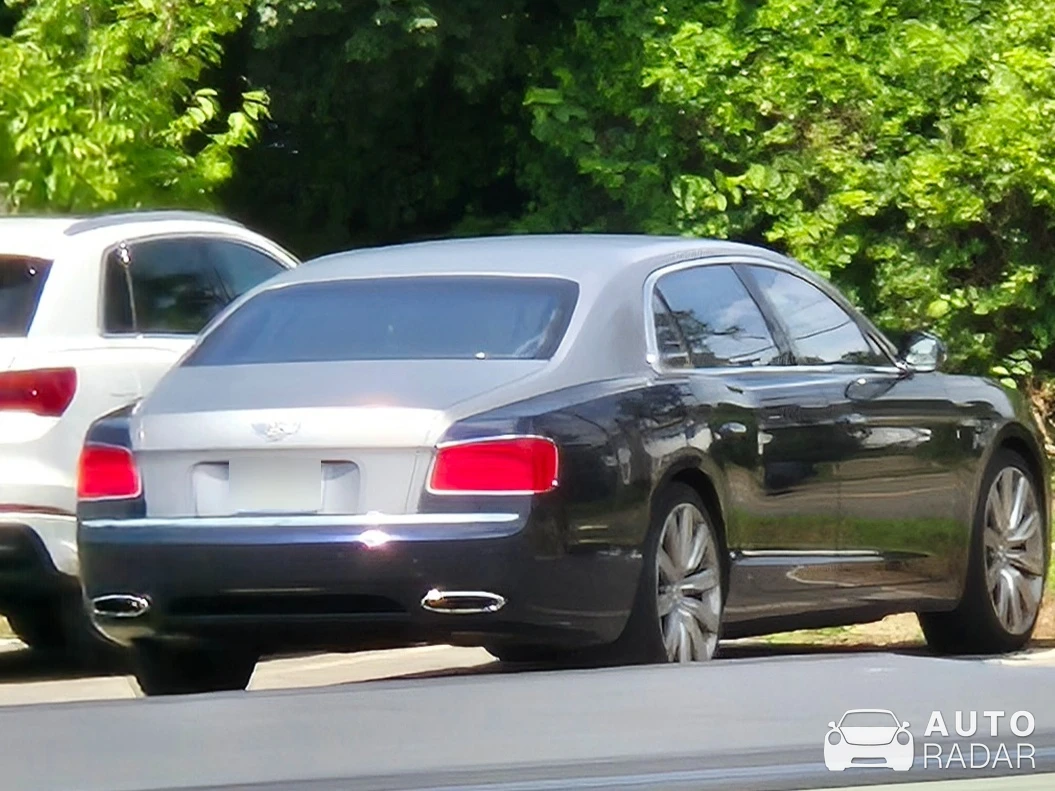 Bentley Flying Spur Hybrid spotted in Huntington