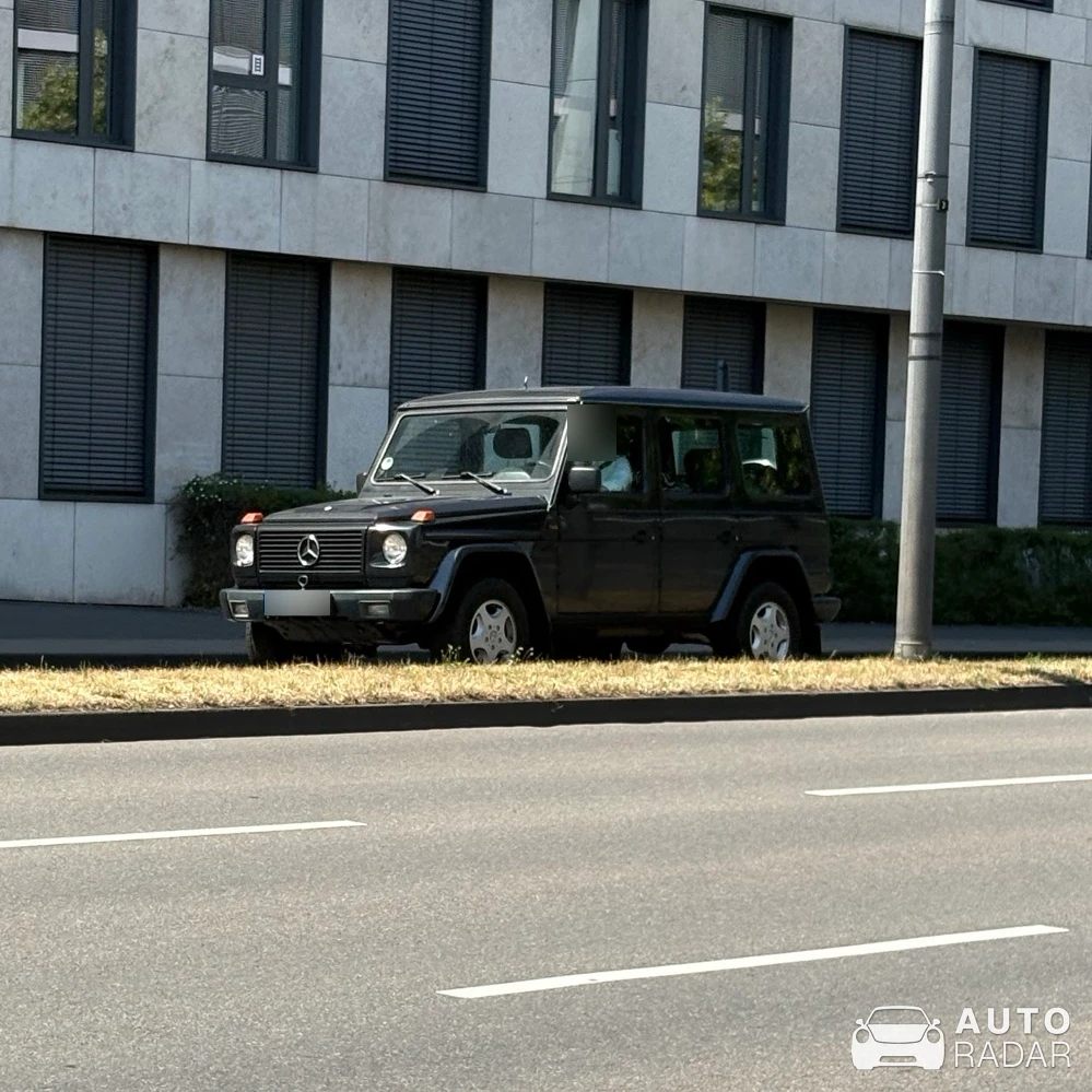 Mercedes-Benz G 300 spotted in Köln