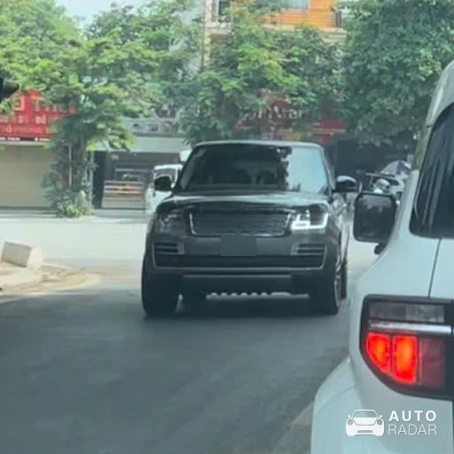 Land Rover Range Rover SV spotted in Vĩnh Phúc