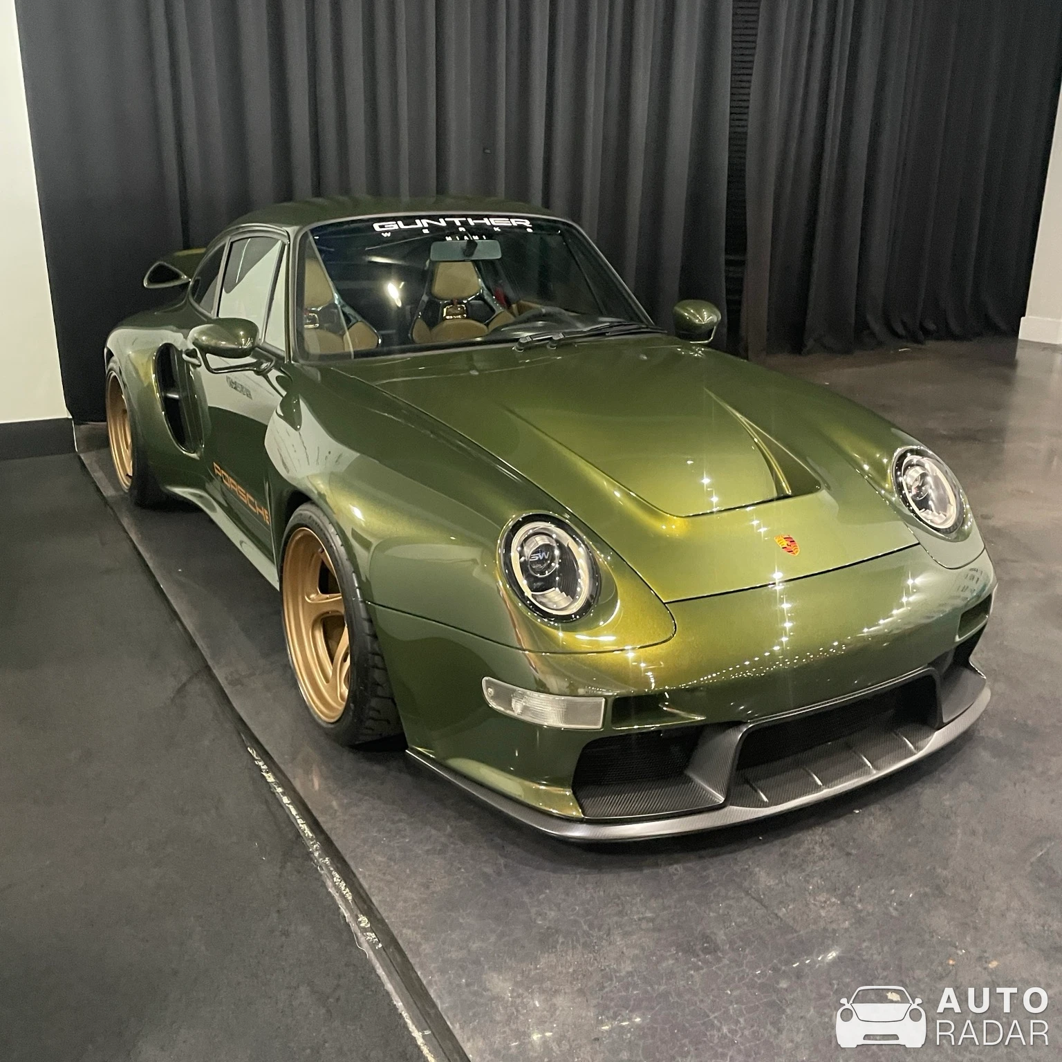 Porsche 911 993 Gunther Werks 400R spotted in Aventura