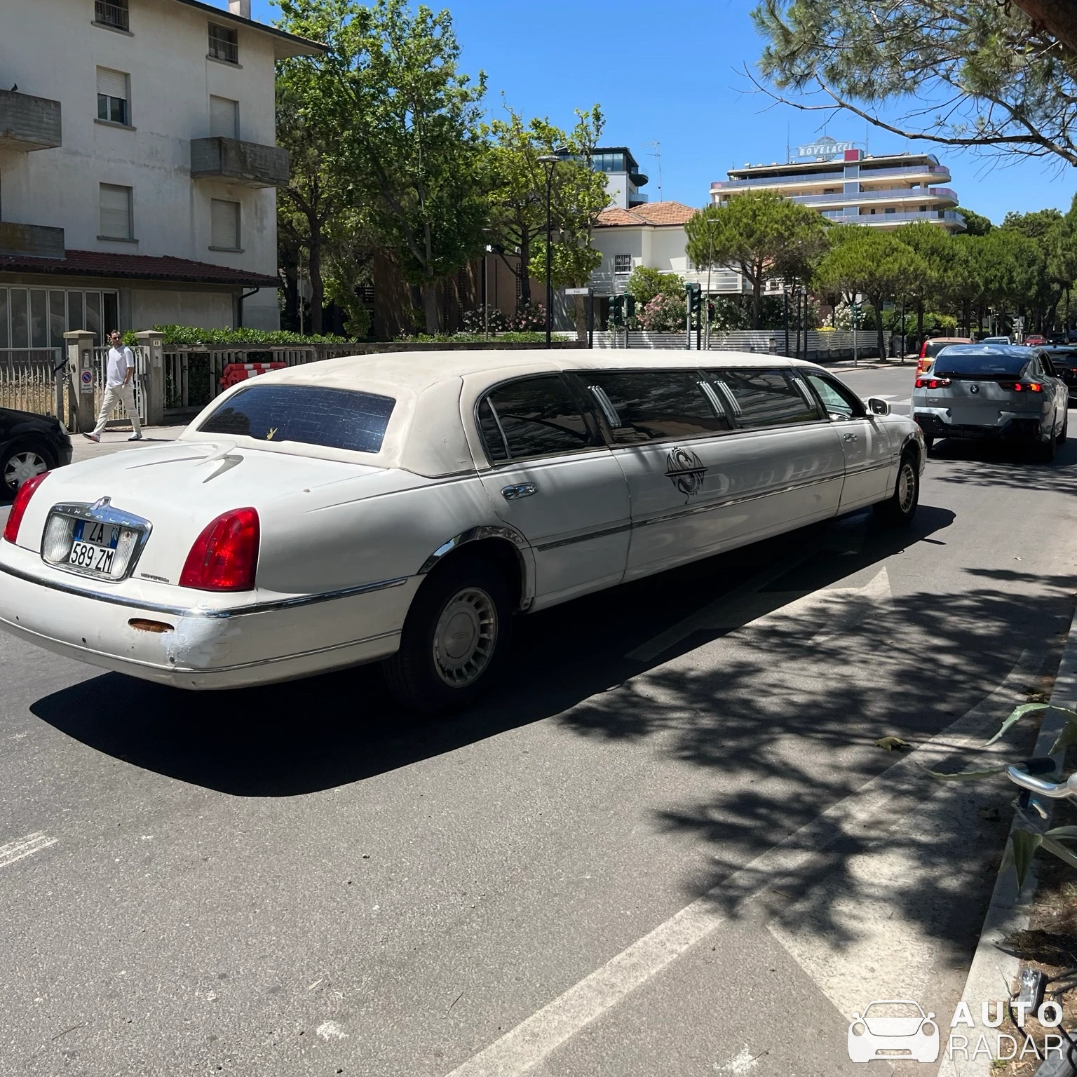 Lincoln Town Car Limousine spotted in Ravenna