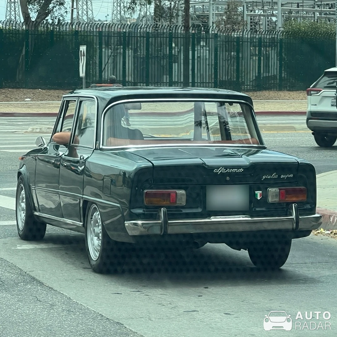 Alfa Romeo Giulia Super spotted in Los Angeles