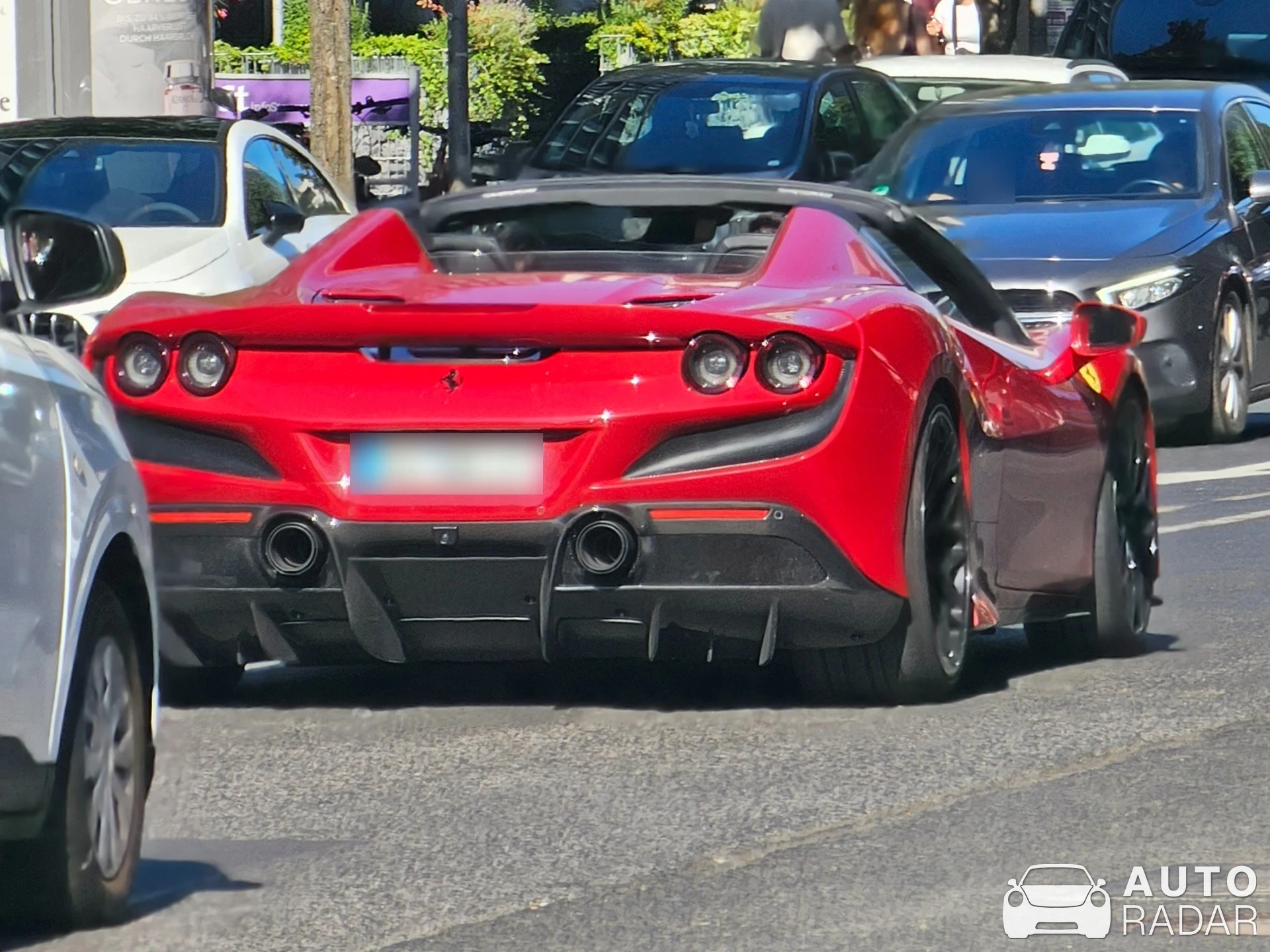 Ferrari F8 spotted in Düsseldorf