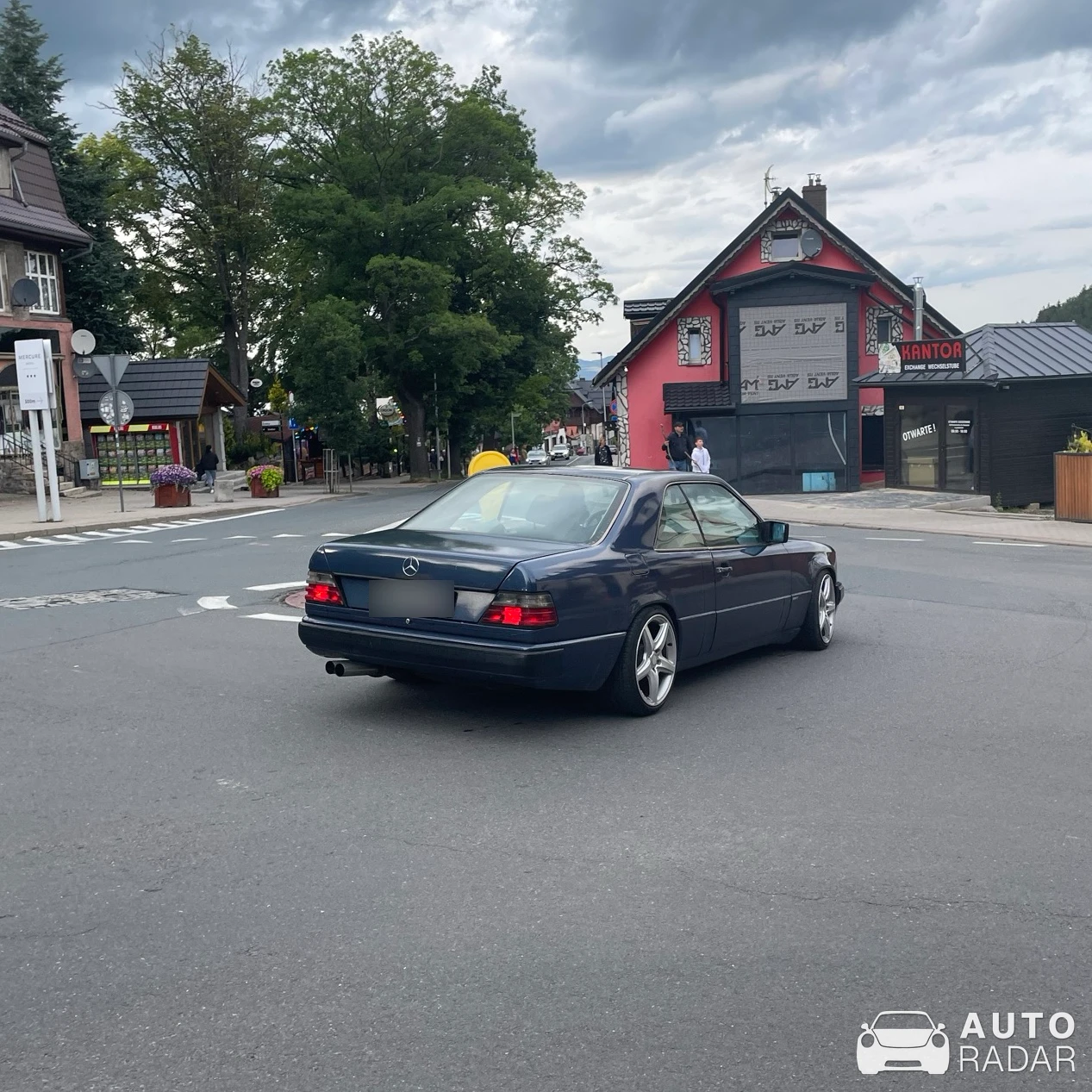 Mercedes-Benz E 36 AMG Coupé C124 spotted in Karpacz