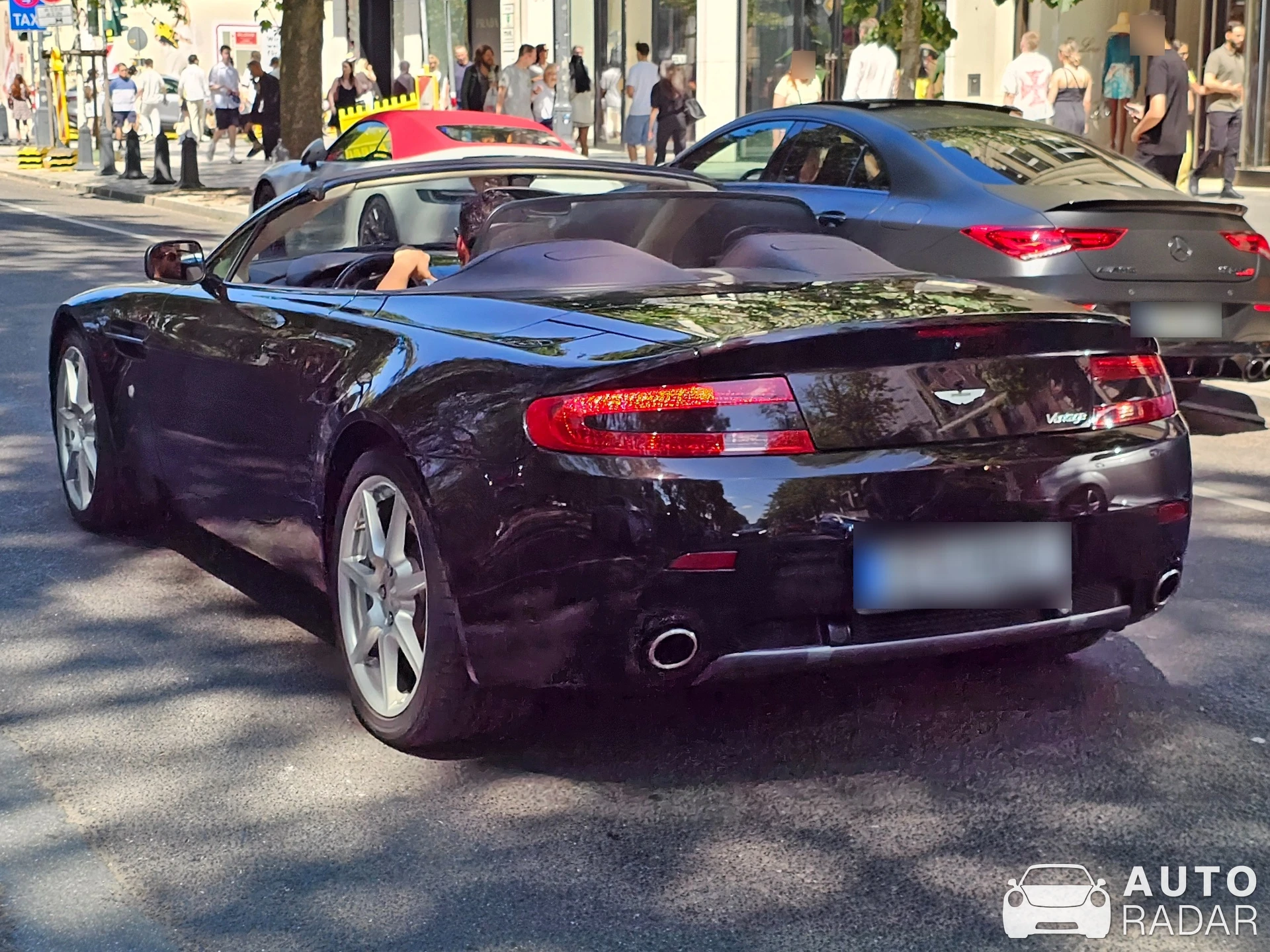 Aston Martin V8 Vantage spotted in Düsseldorf