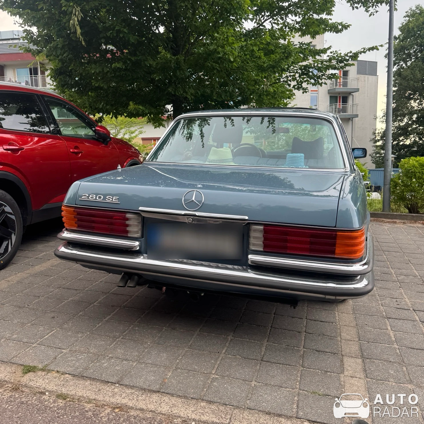 Mercedes-Benz 280 SE spotted in Göhren-Lebbin