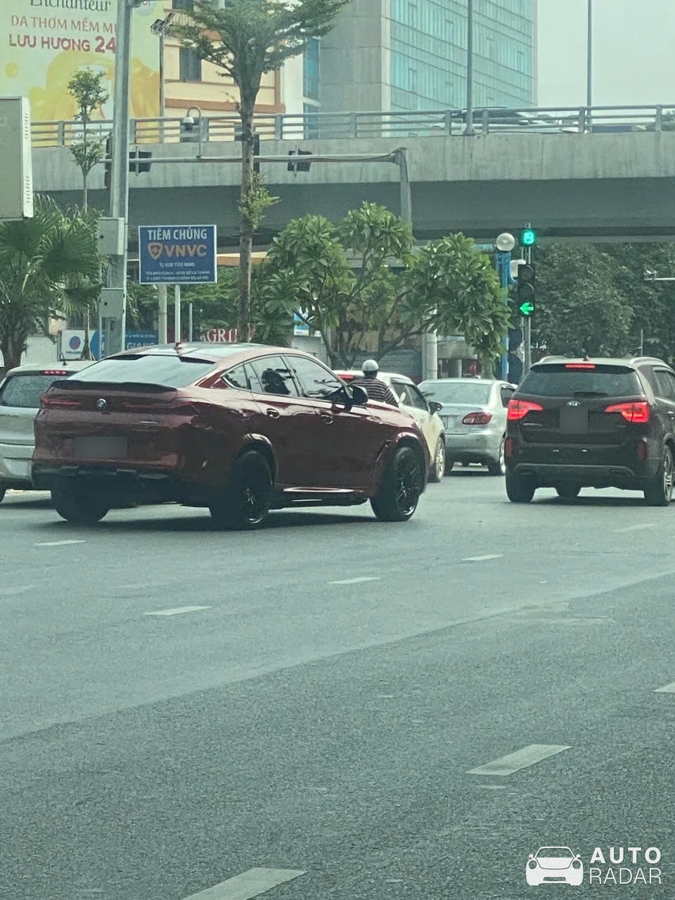BMW X6 M G06 2022 spotted in Hanoi