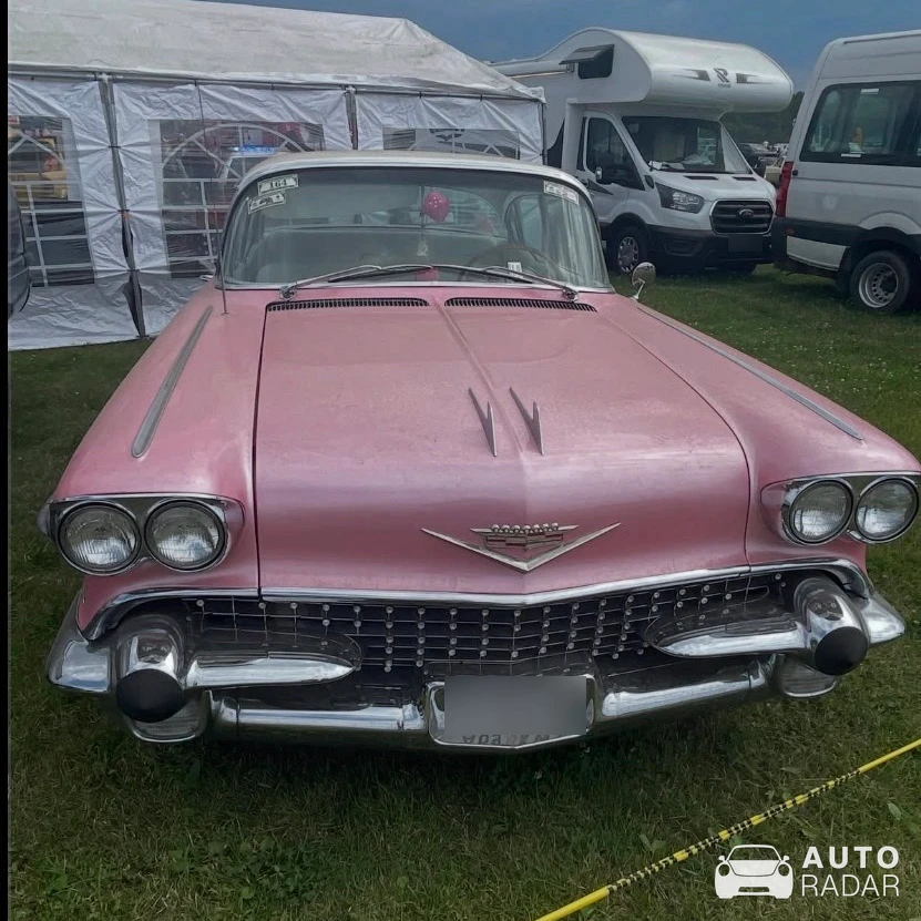 Cadillac Series 62 spotted in Tychy