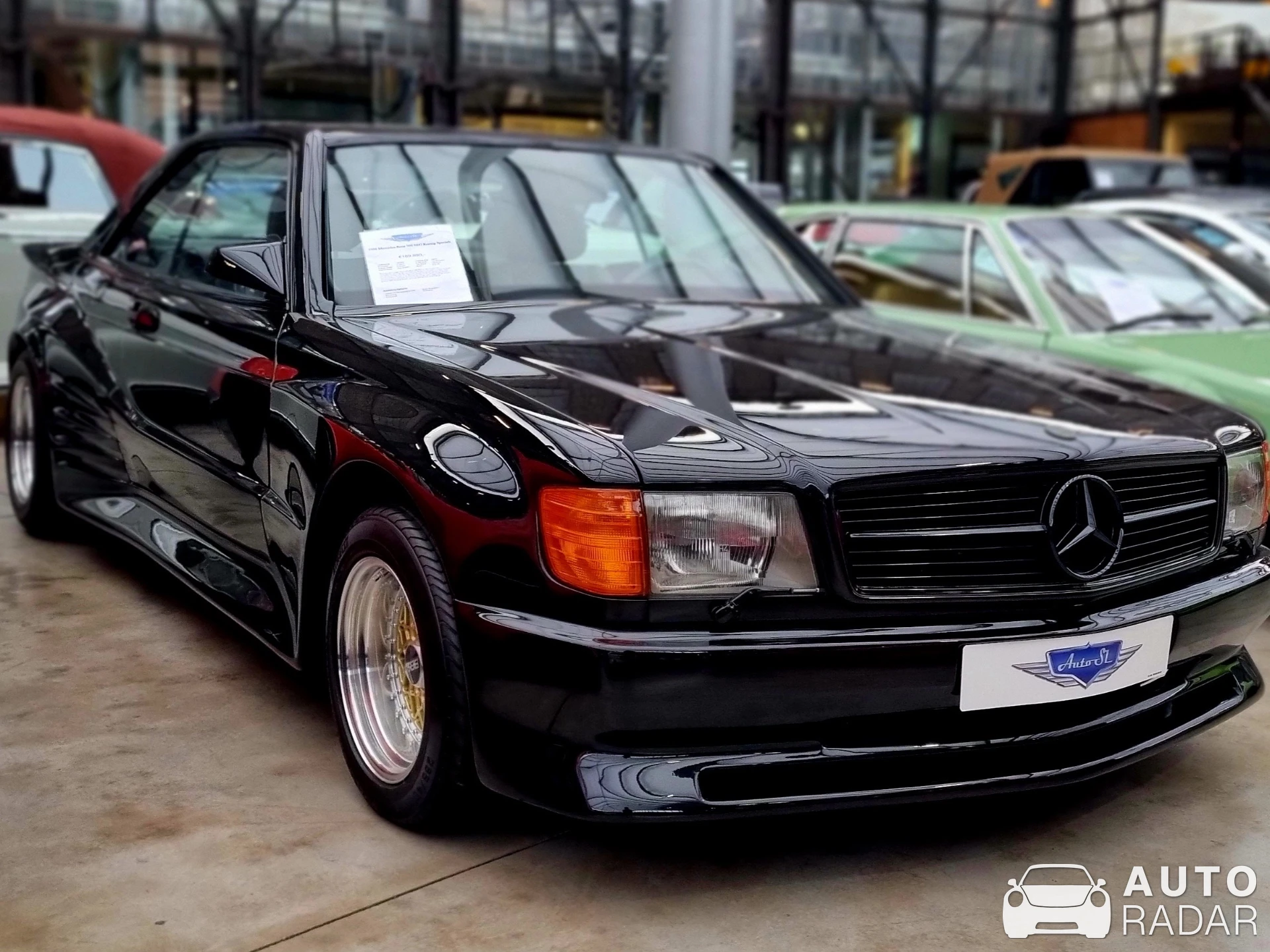 Mercedes-Benz 560 spotted in Düsseldorf