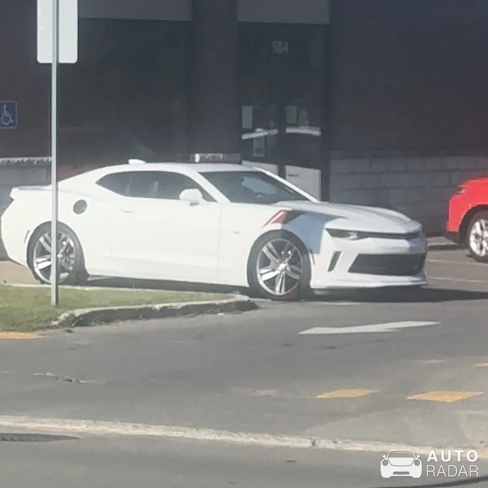 Chevrolet Camaro SS 2016 spotted in Mascouche