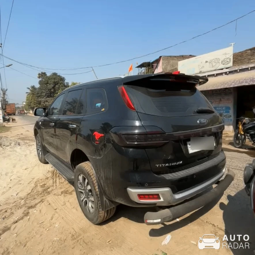 Ford Endeavour spotted in Supaul, India