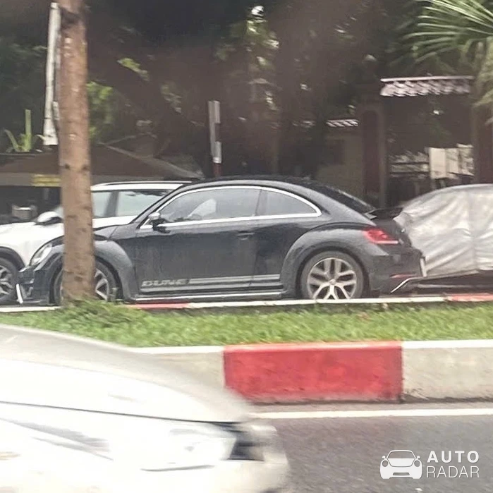 Volkswagen Beetle Dune spotted in Hanoi