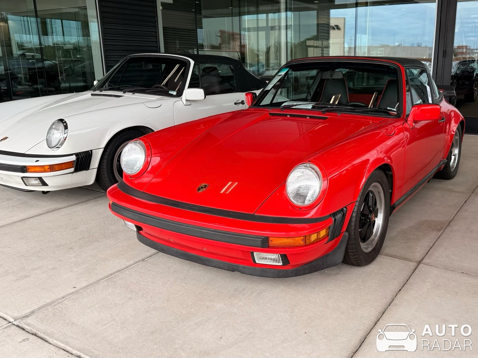 Porsche 911 Carrera 3.2 Targa spotted in Maplewood