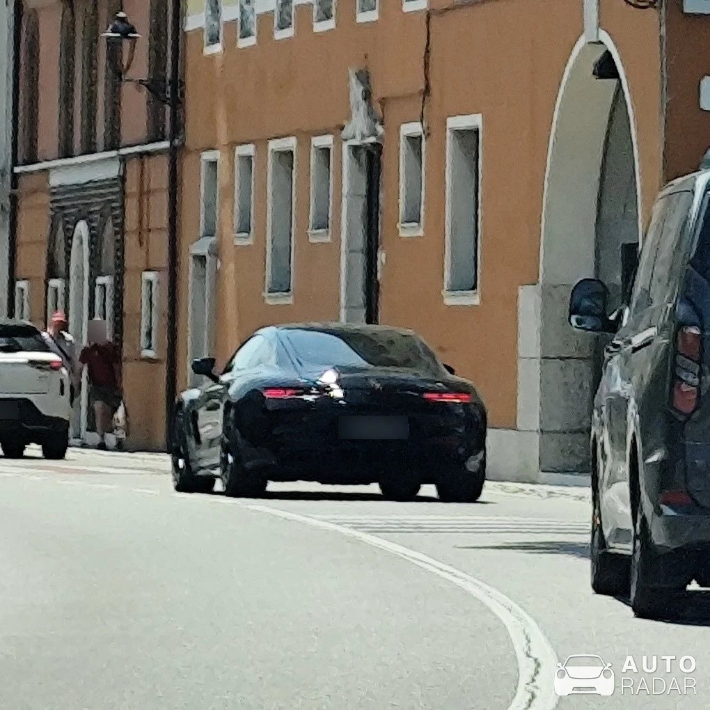 Mercedes-AMG GT C C190 spotted in Affi